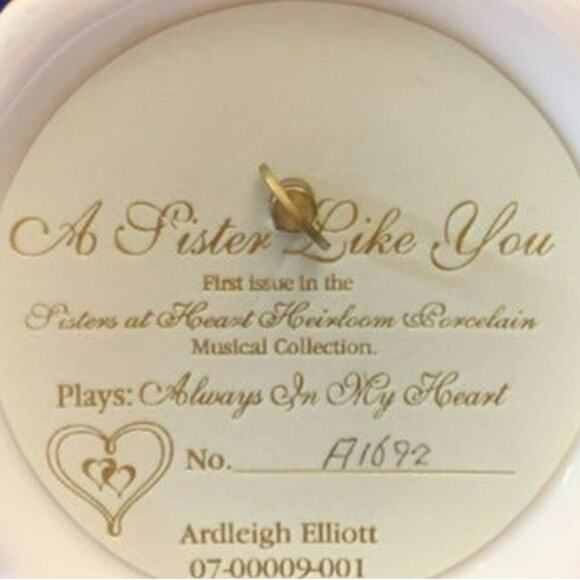 Ardleigh Elliot A Sister Like You Music Box With Hearts - Picture 5 of 5